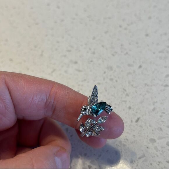 Green Stone Adjustable Hummingbird Rings - Picture 7 of 11